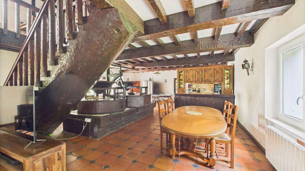 Propriété agricole de caractère avec moulin, terres et bâtiments à 40 minutes de Hossegor - photo 7
