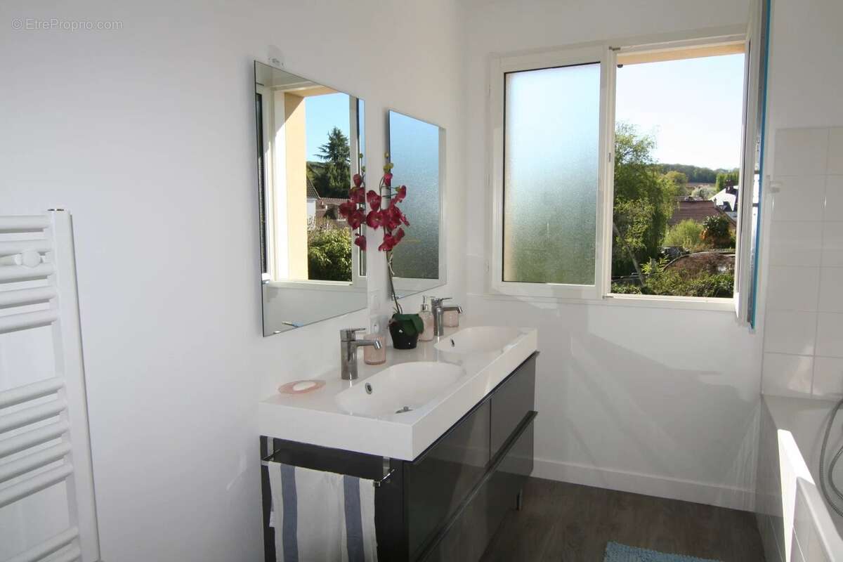 Maison à SAINT-CHERON