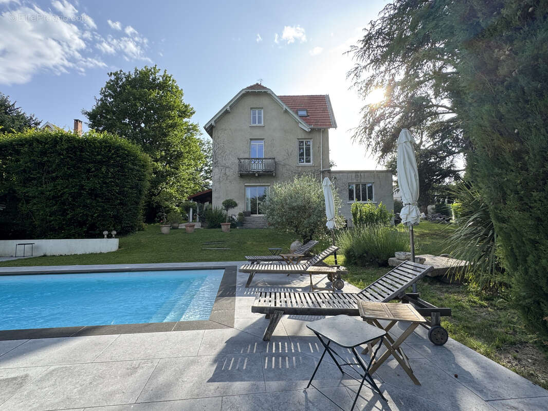 Maison à CHARBONNIERES-LES-BAINS