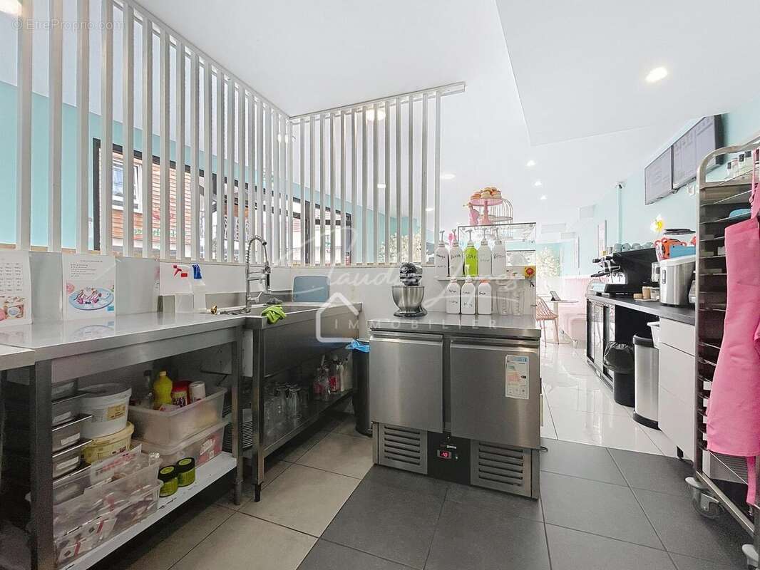 Photo 4 - Commerce à SARCELLES