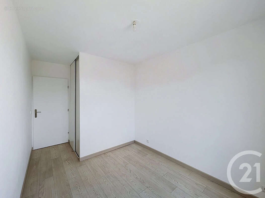 Appartement 56 m² à Savigny-Le-Temple  - photo 6