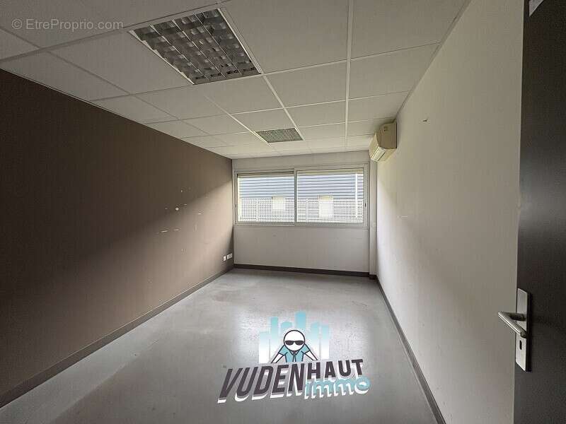 Commerce 940 m² à Plaisance-Du-Touch  - photo 52