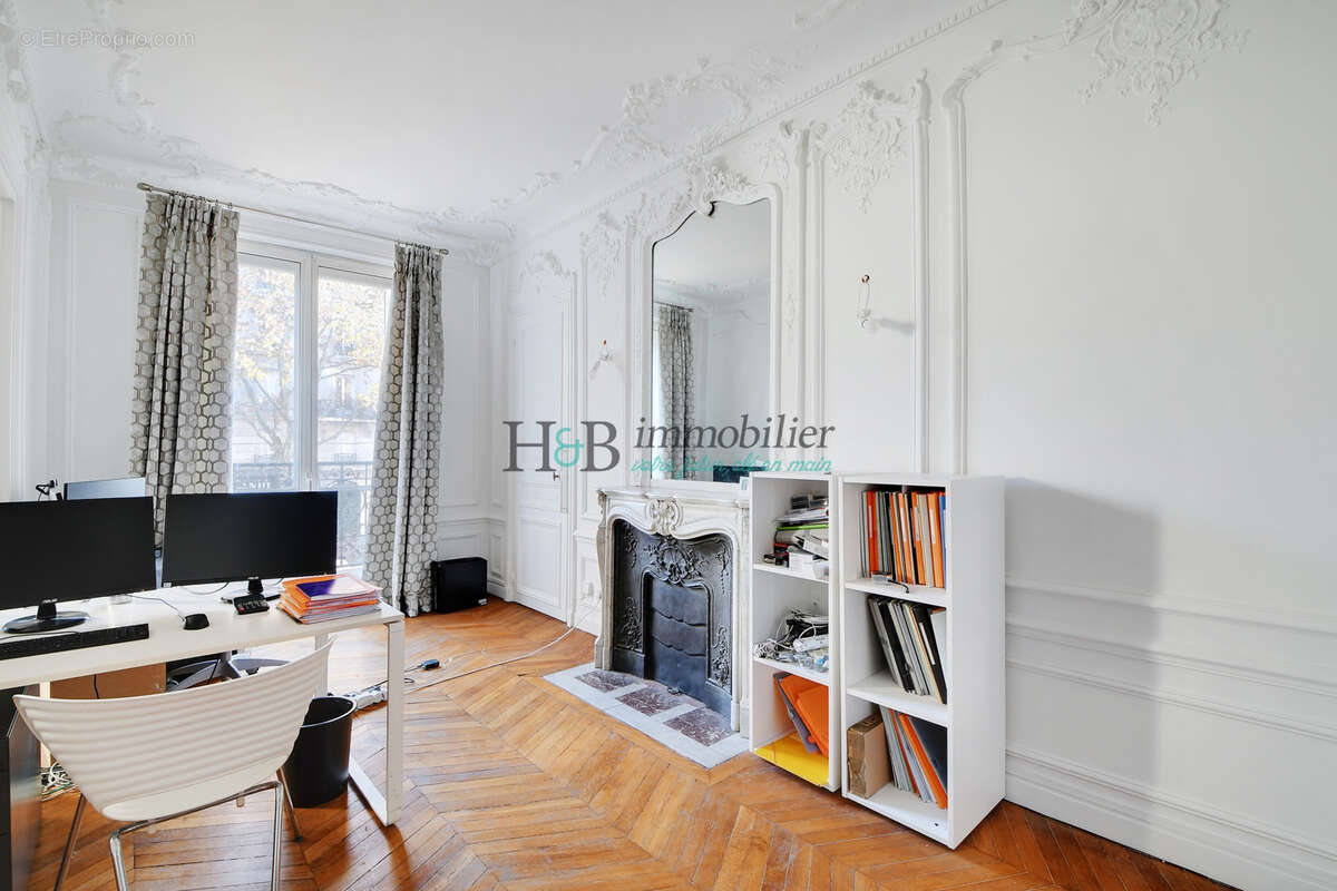 Appartement à PARIS-14E