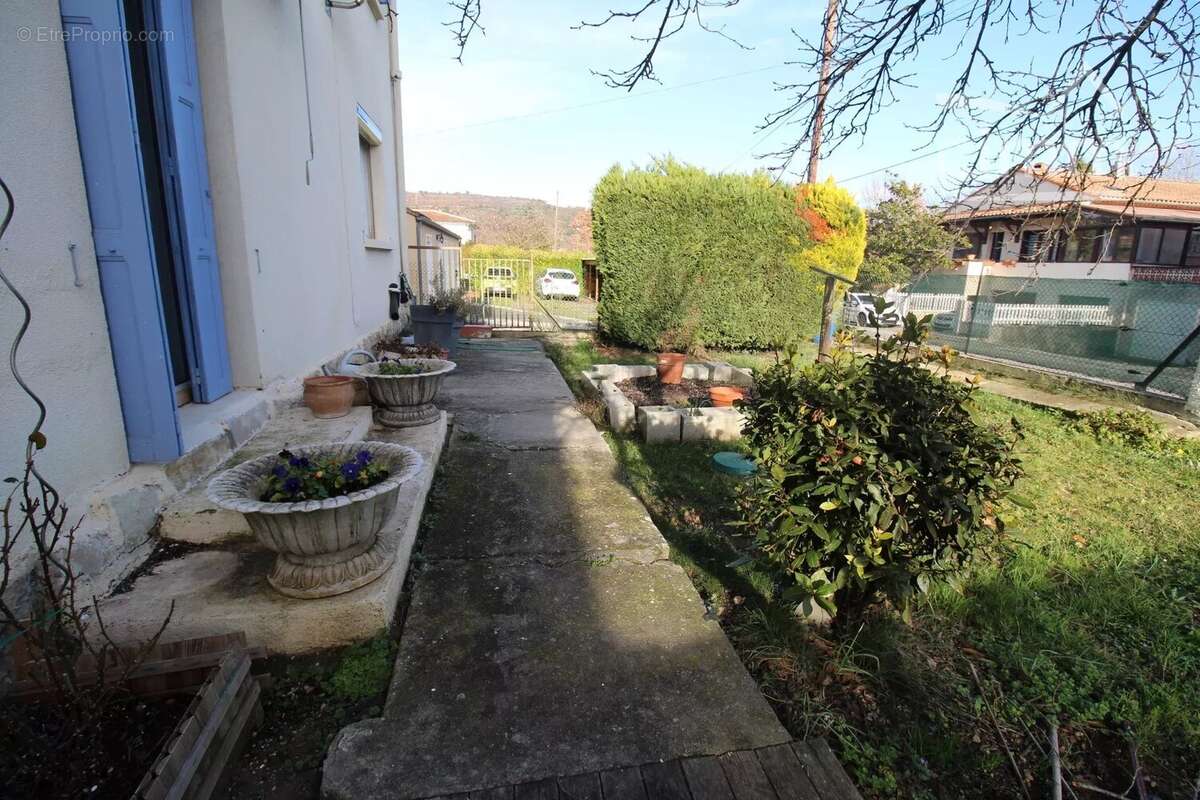 Maison à MONTAZELS