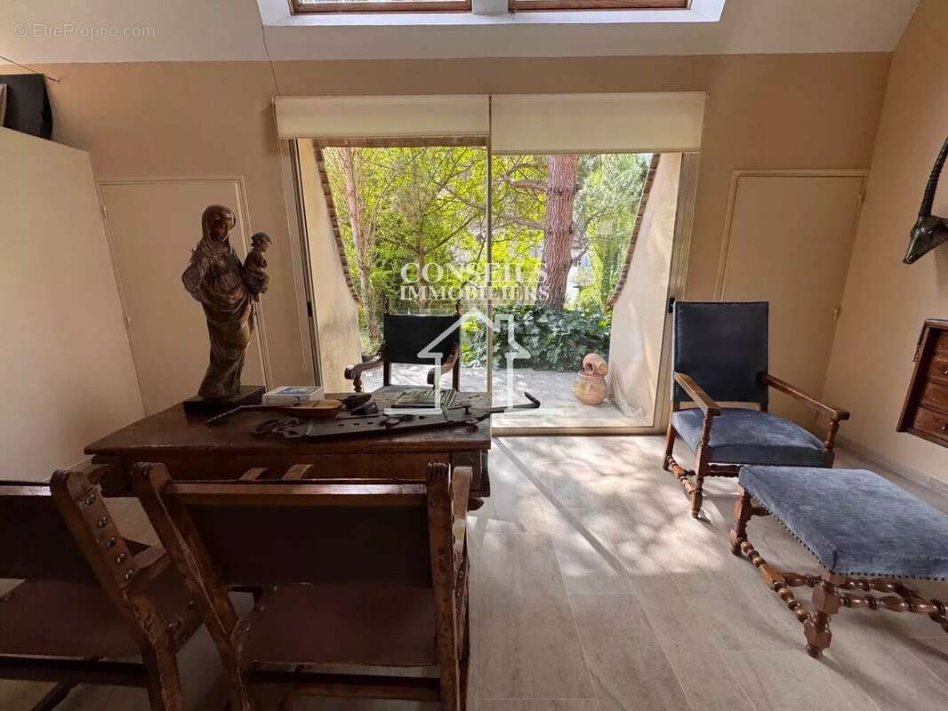 Maison à SAINT-JULIEN-DU-SAULT