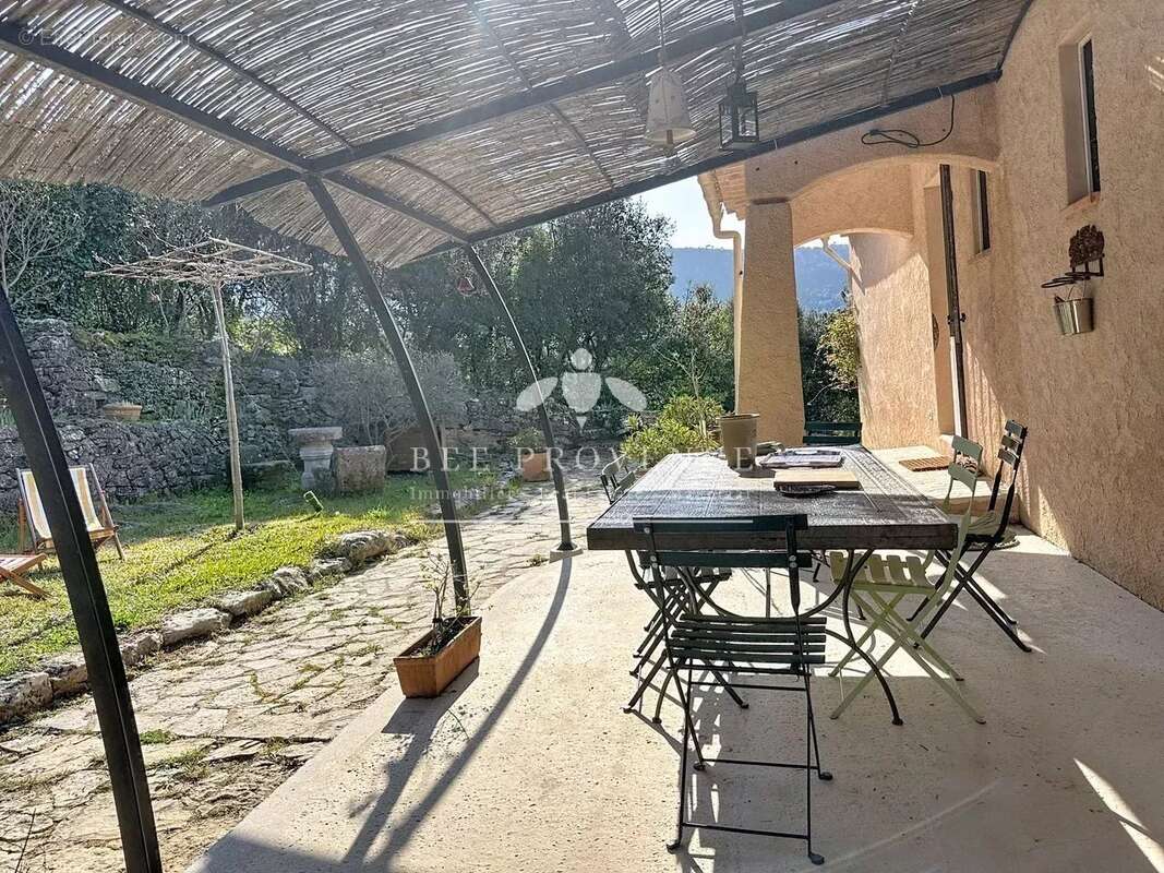 Maison à SOLLIES-TOUCAS