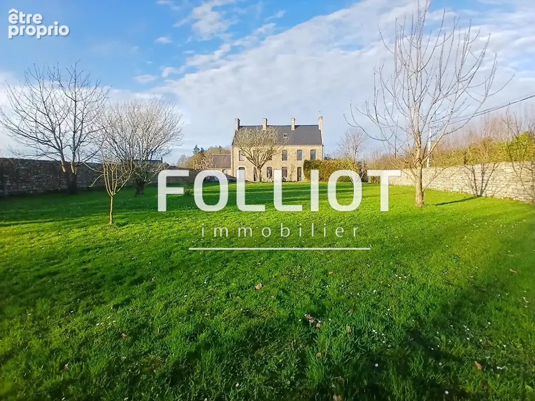 A vendre - Coup de coeur assuré pour cet ancien presbytère plein d'authenticité - photo 3