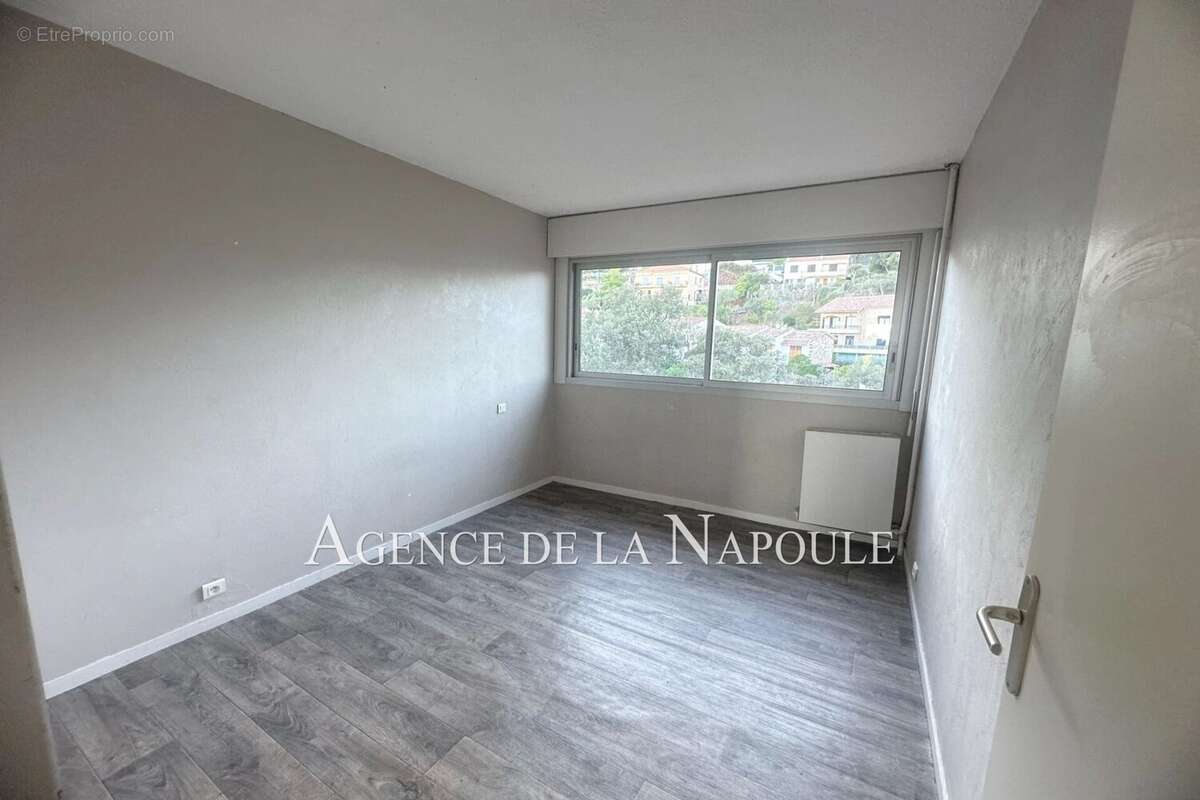 Appartement à MANDELIEU-LA-NAPOULE