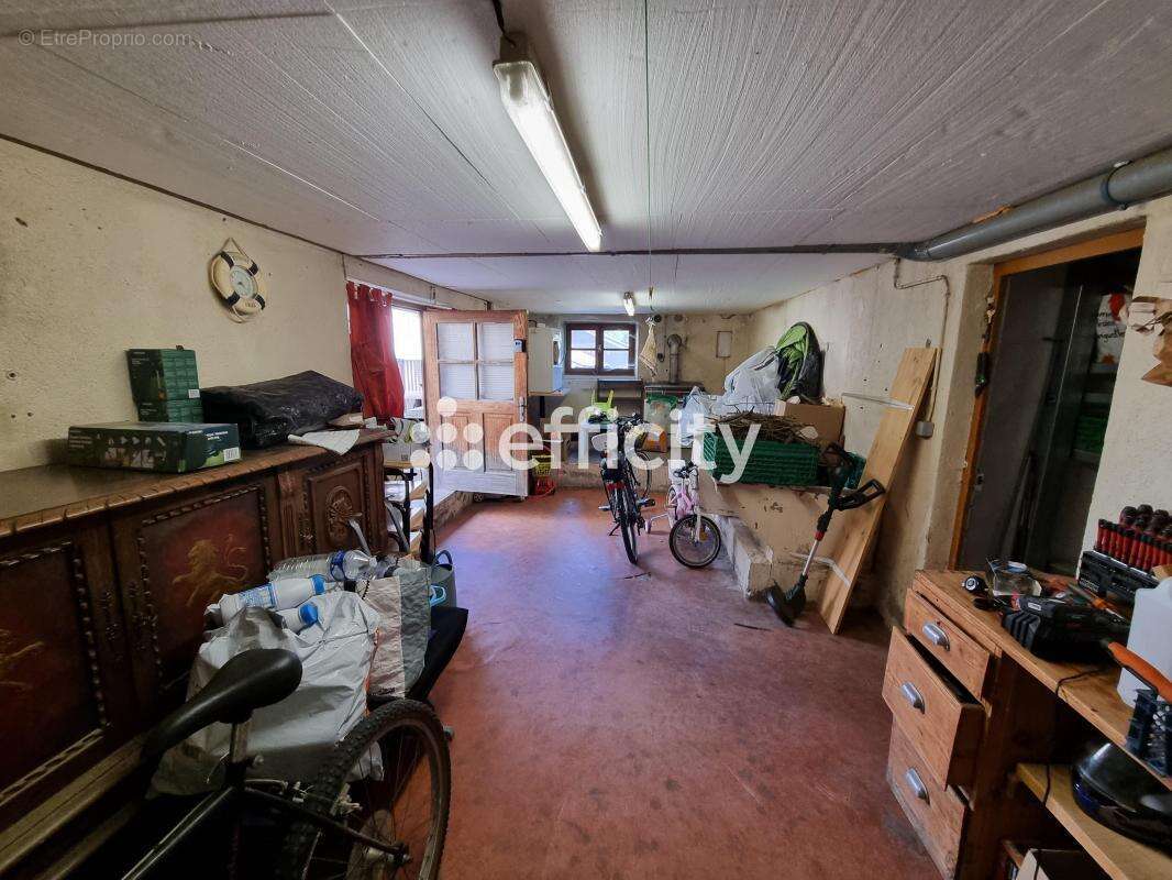 Maison à LE MALZIEU-VILLE