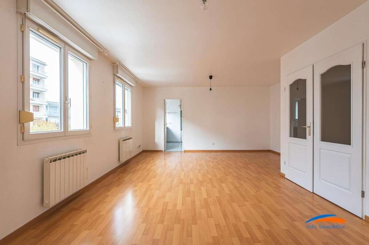   - Appartement à REIMS