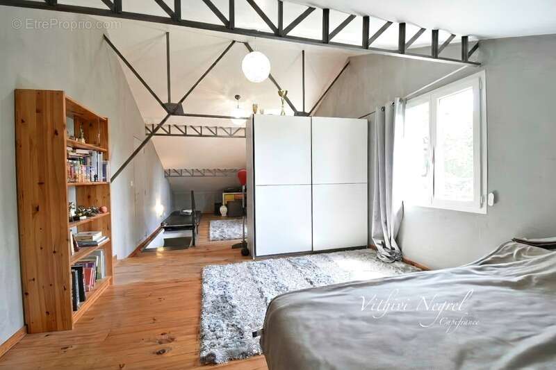Propriété à vendre 8 pièces et annexe  MOURIES (13) - photo 18