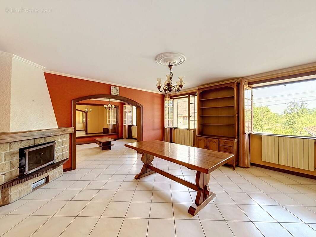 Maison 246 m² à Bourguignon-Les-La-Charite  - photo 2