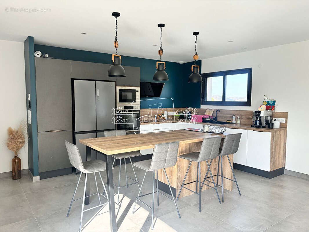 Maison à LA VARENNE