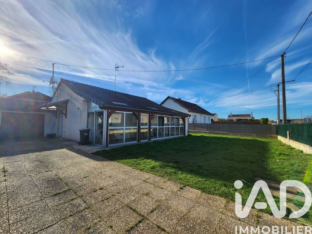 Photo 1 - Maison à ESTISSAC