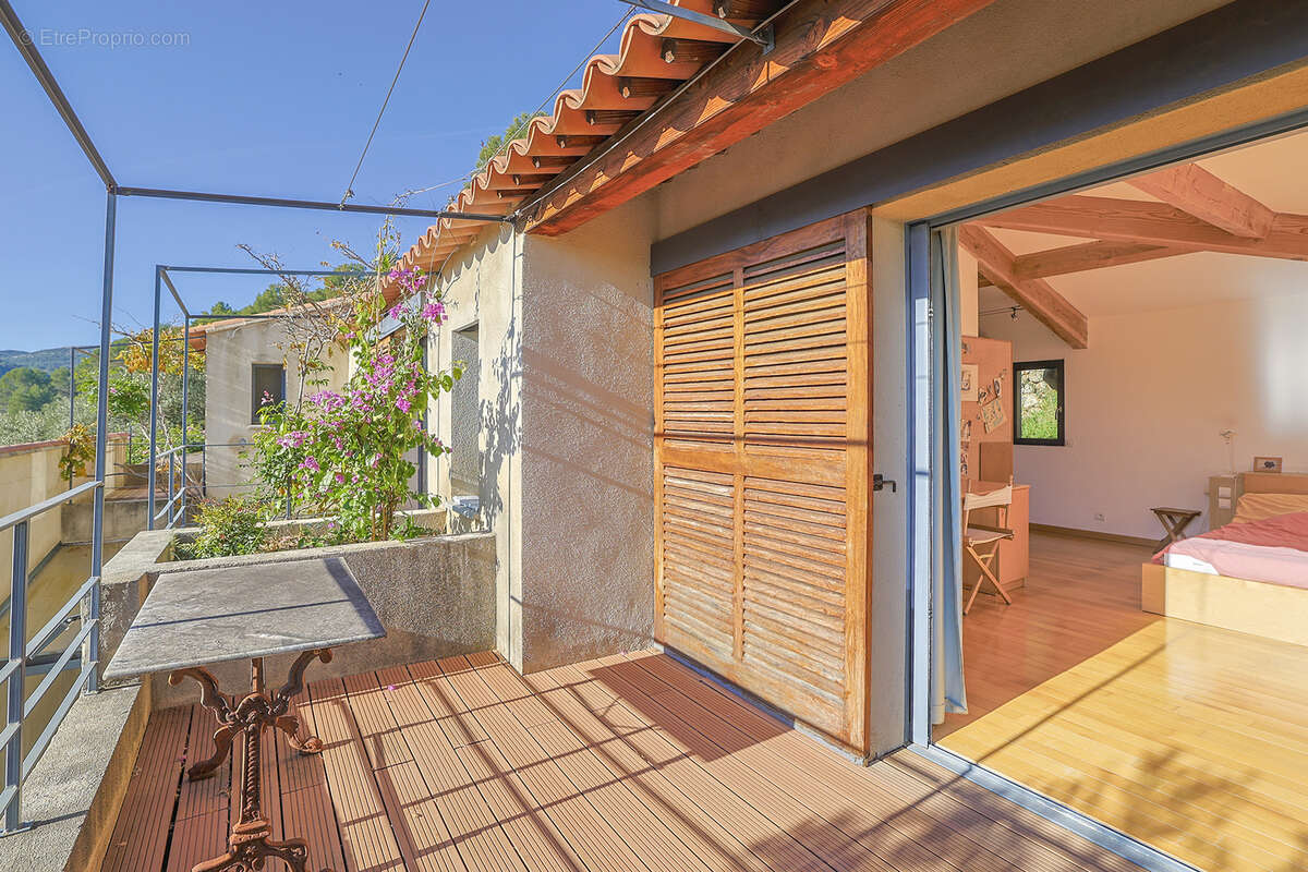 Maison à SOLLIES-PONT