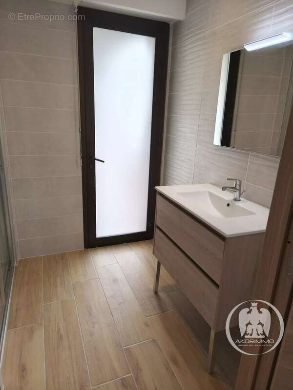 Appartement spacieux de 132 m² à Saint-Laurent-du-Var - photo 6