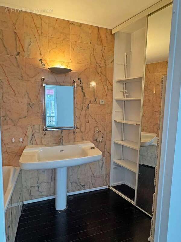 Appartement à PARIS-11E