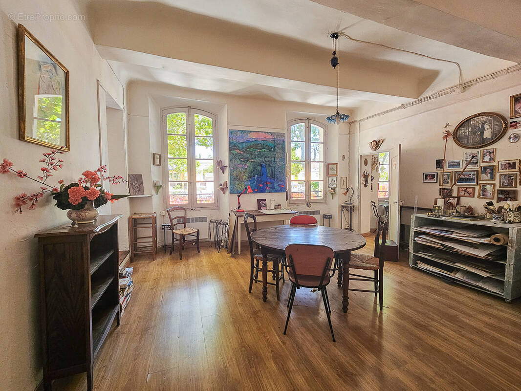 Appartement à LORGUES