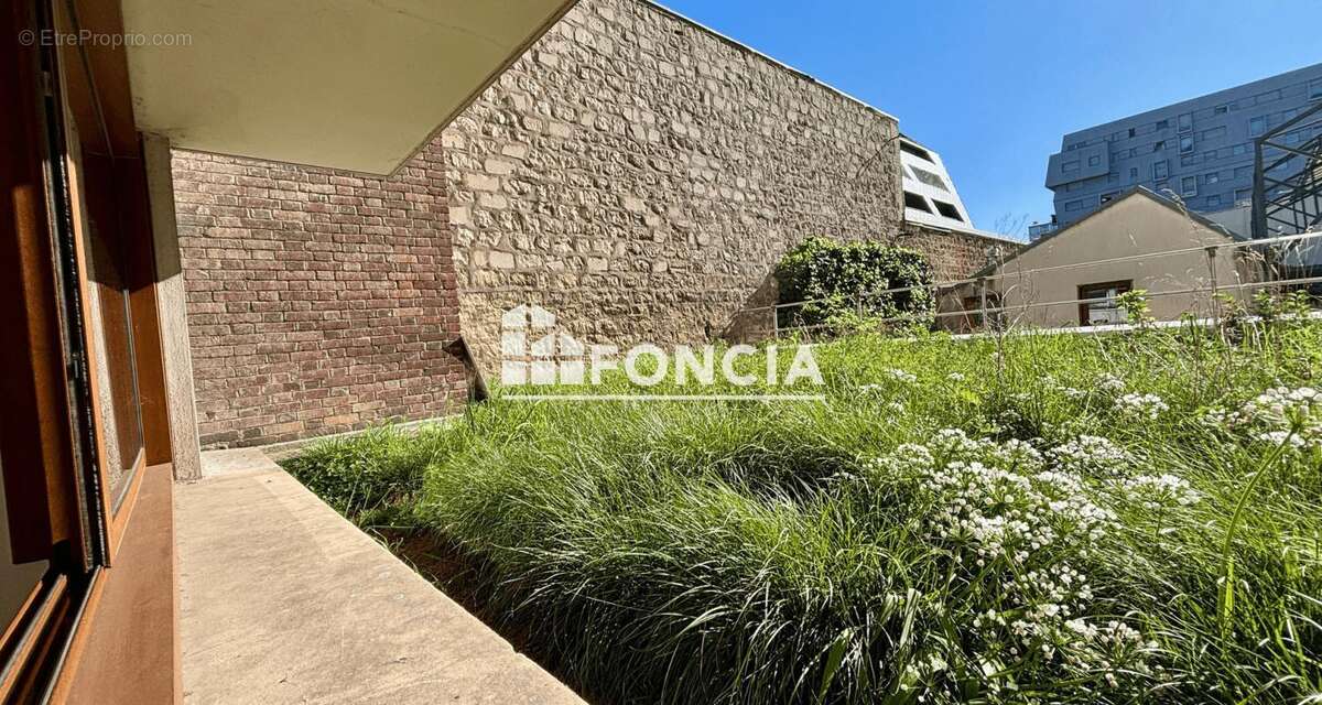 Appartement à PARIS-14E