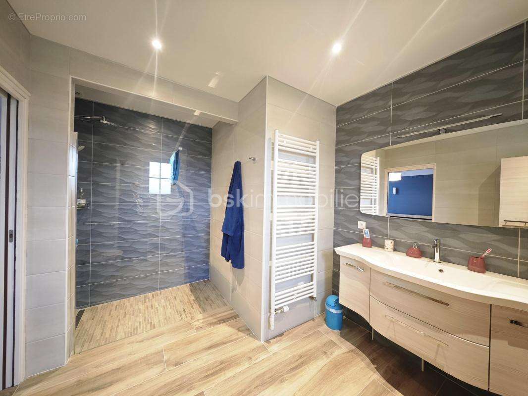 Maison à L&#039;AIGLE