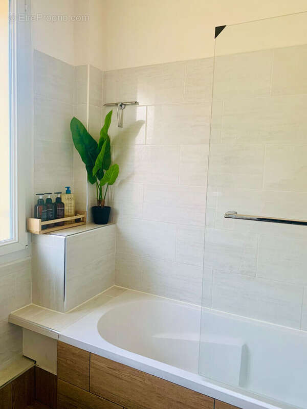 A VENDRE Appartement Enghien Les Bains 5 pièce(s) 96 m2 - photo 8