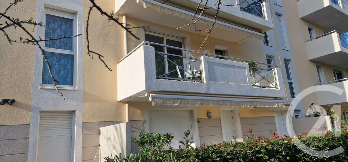 Appartement à HYERES