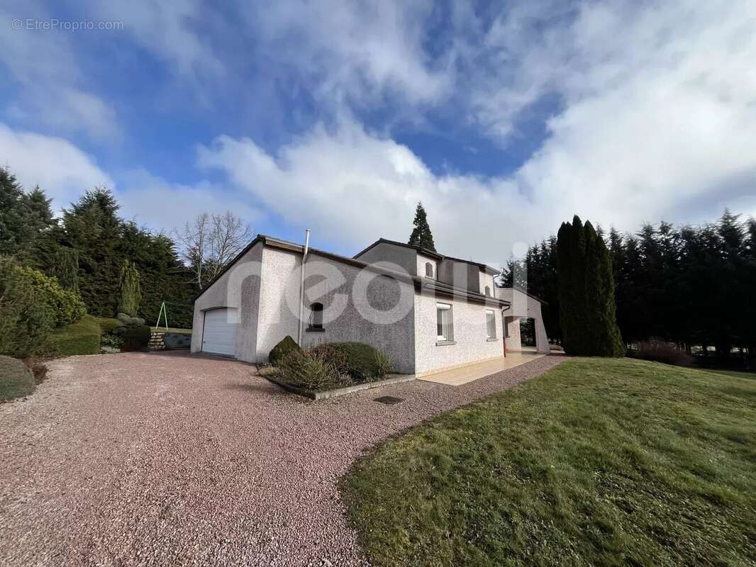 Maison à CHARBONNIERES-LES-VIEILLES