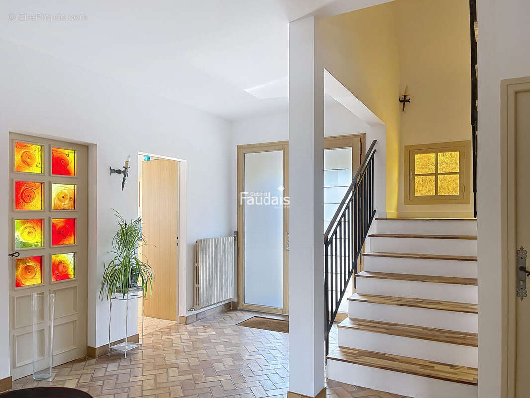 Maison 360 m² à Coutances  - photo 6