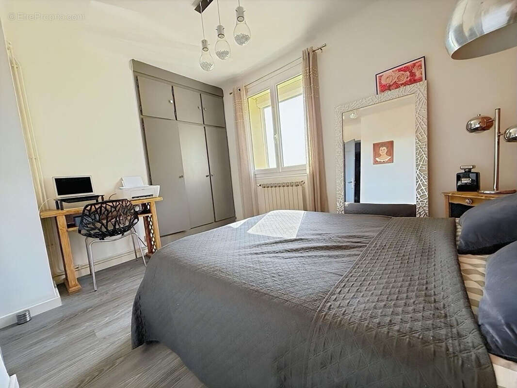 Toulon claret exclusivite azur immobilier. bel appartement t3 63m2 rénové, lumineux avec balcon, calme et proche commodités - photo 9