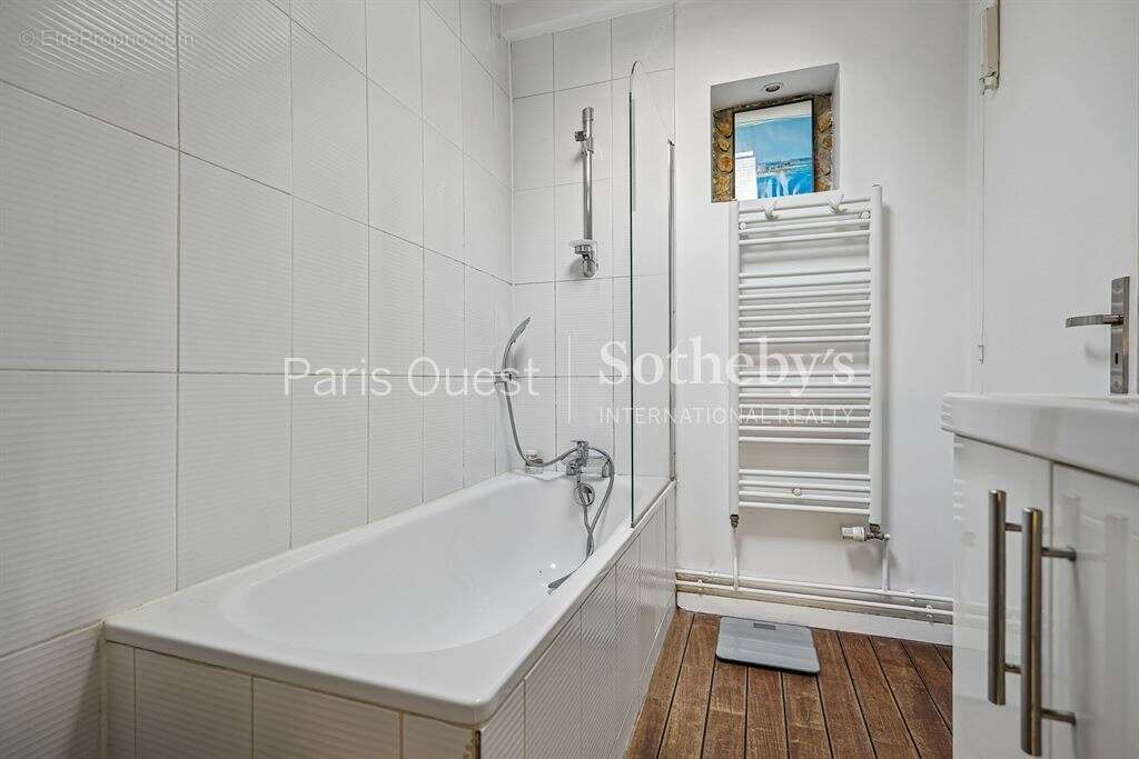 Appartement à NEUILLY-SUR-SEINE