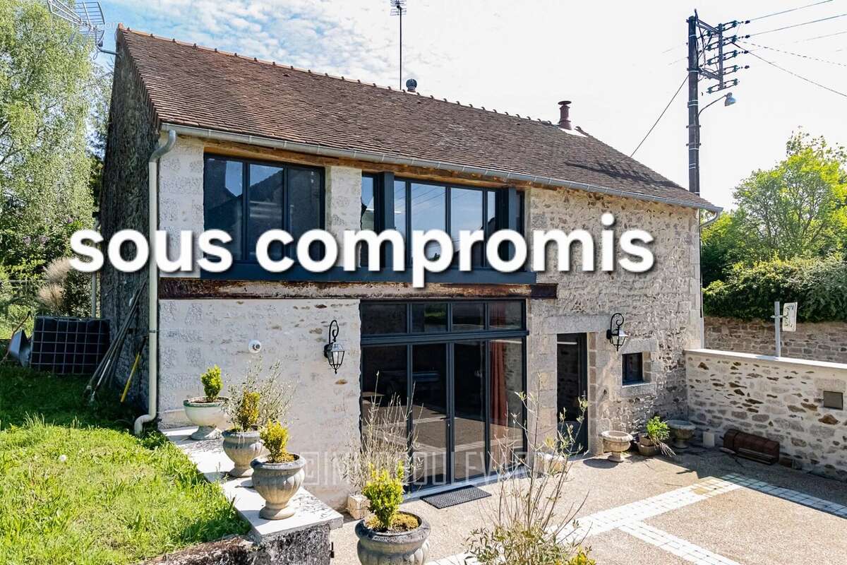 Maison à BOUSSAC