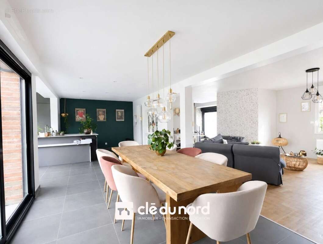 Maison à LA CHAPELLE-D'ARMENTIERES