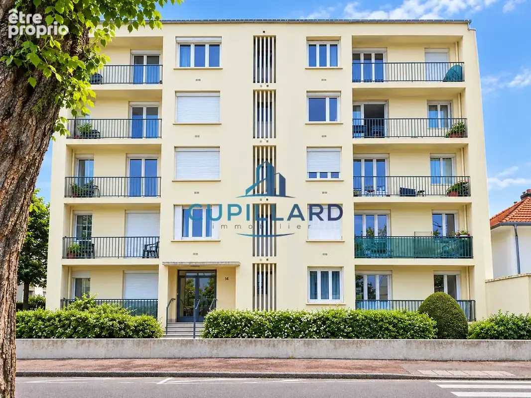 Appartement T4 avec balcon - cave et garage - Vue dégagée - photo 8