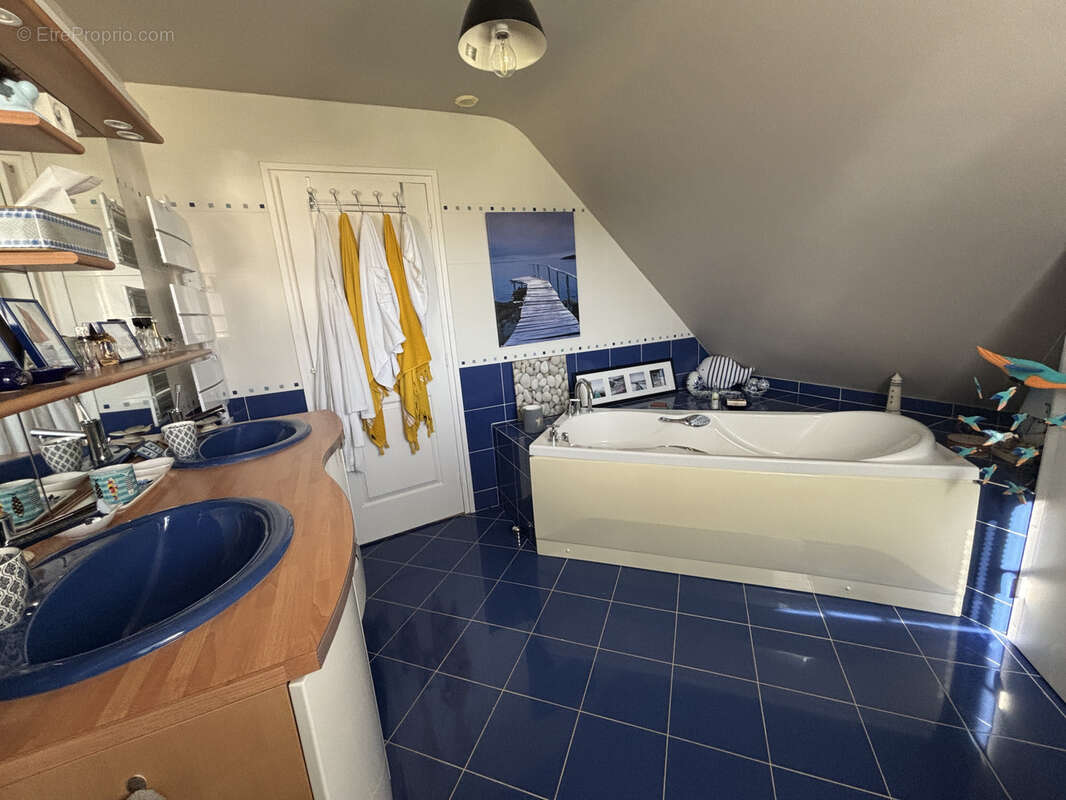 Maison à LE RELECQ-KERHUON