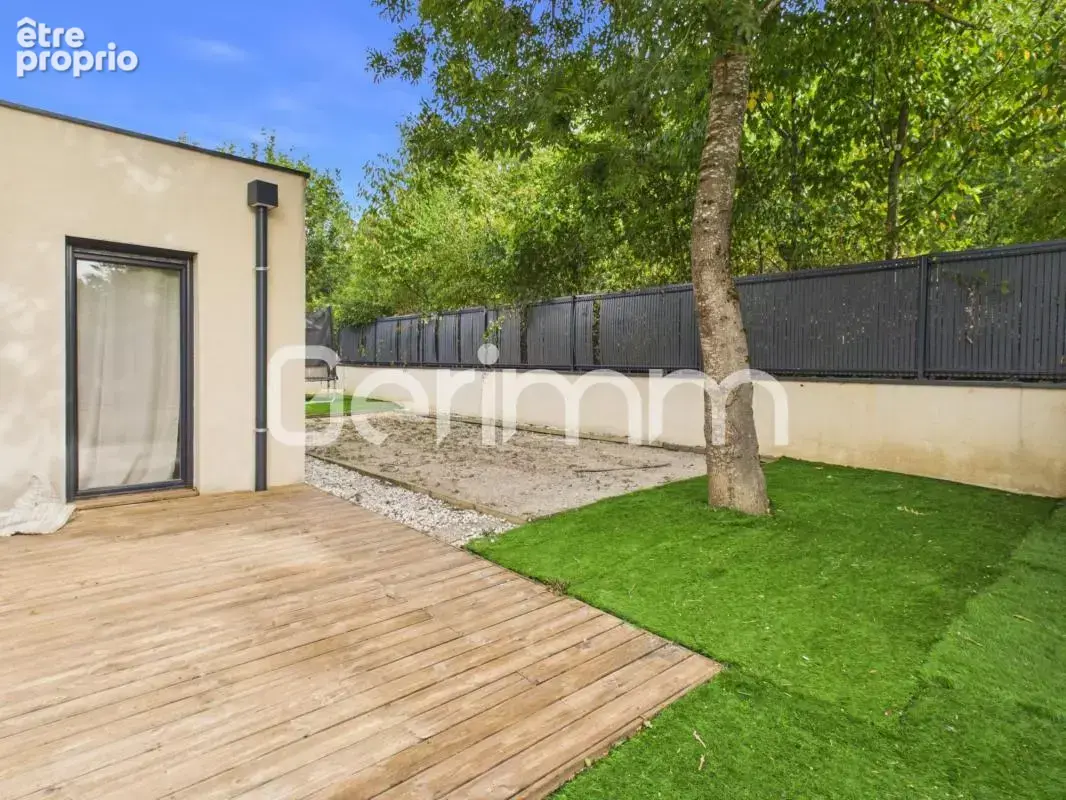 Vente - Maison - 5 pièces + cuisine - 124 m² - 525 000 € - VIF - photo 18