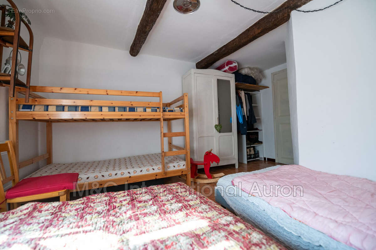 Appartement à SAINT-ETIENNE-DE-TINEE