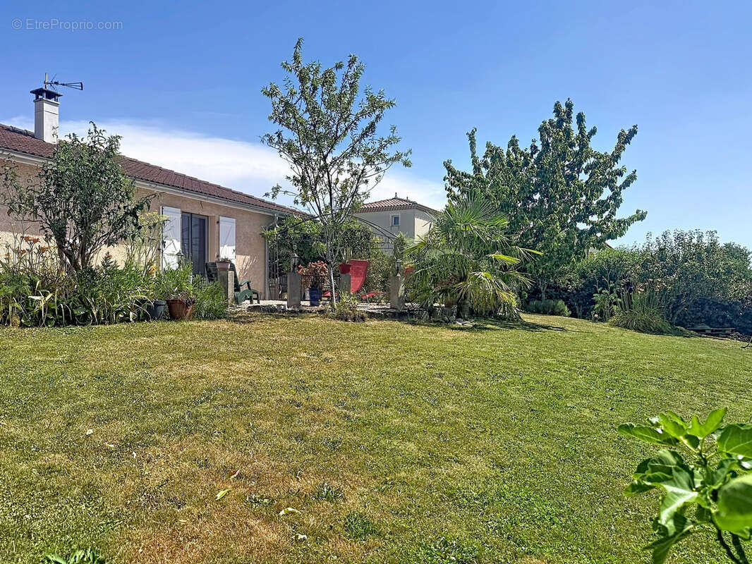 Maison de plain-pied de 109,5 m2 sur terrain constructible de 1 026 m2 - photo 18