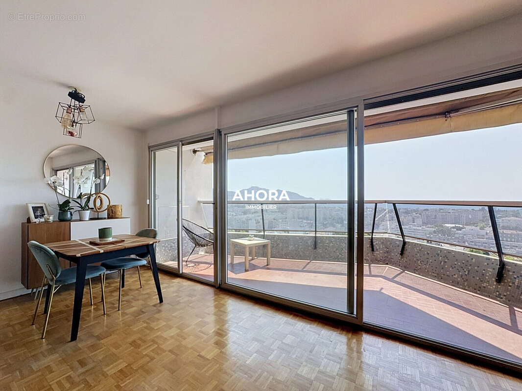 Appartement 82 m² à Marseille-8e  - photo 5