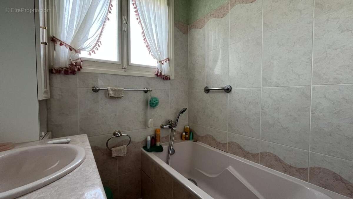 Maison à ETANG-SUR-ARROUX