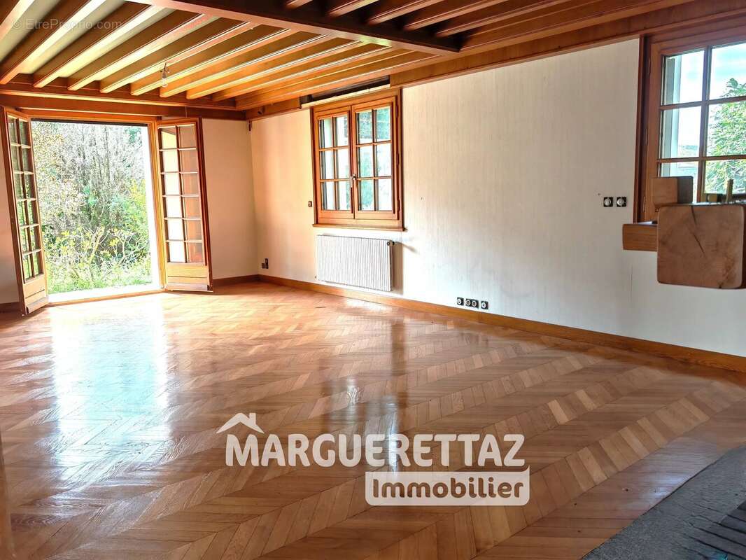 Maison à SAINT-PIERRE-EN-FAUCIGNY