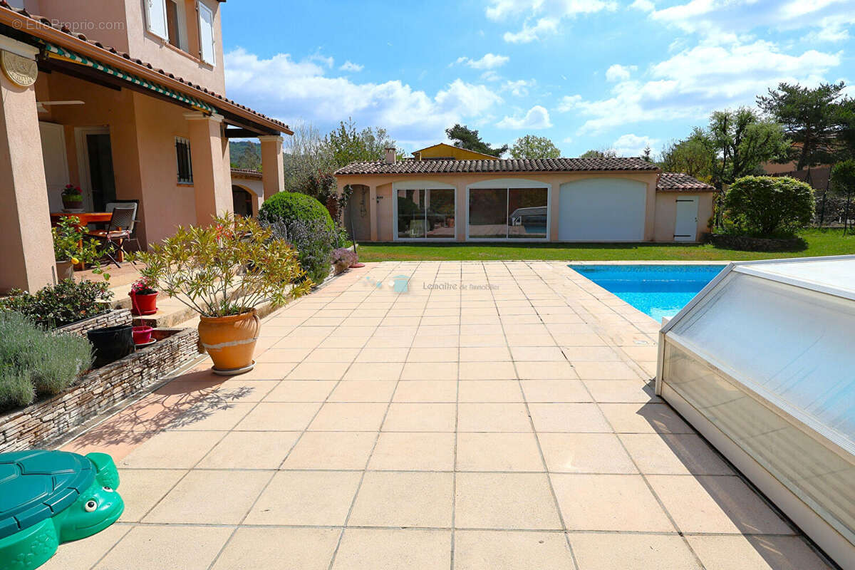 VILLA 130 m² et sous sol total sur 1575 m² de terrain avec piscine - photo 18