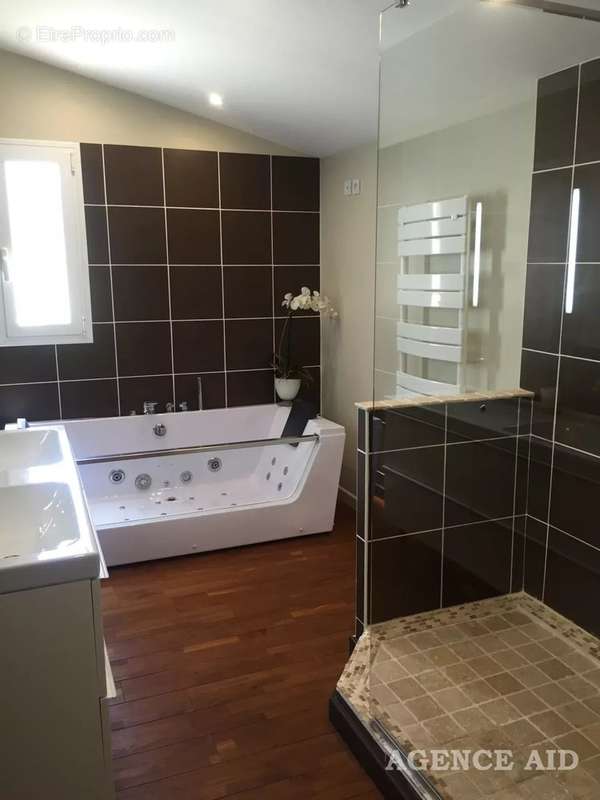 Maison à CUGES-LES-PINS