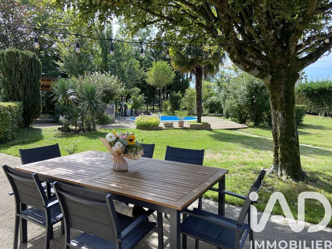 Maison 174 m² à Chevroux  - photo 3