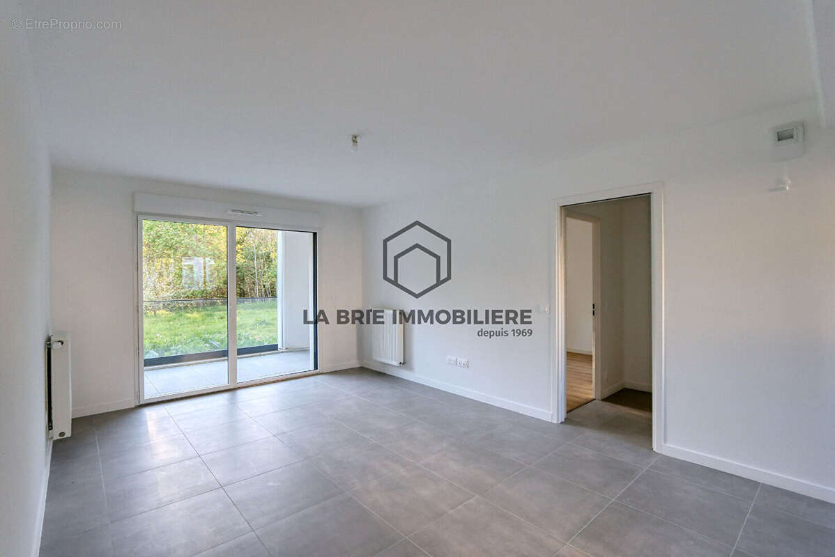 Appartement à RUBELLES