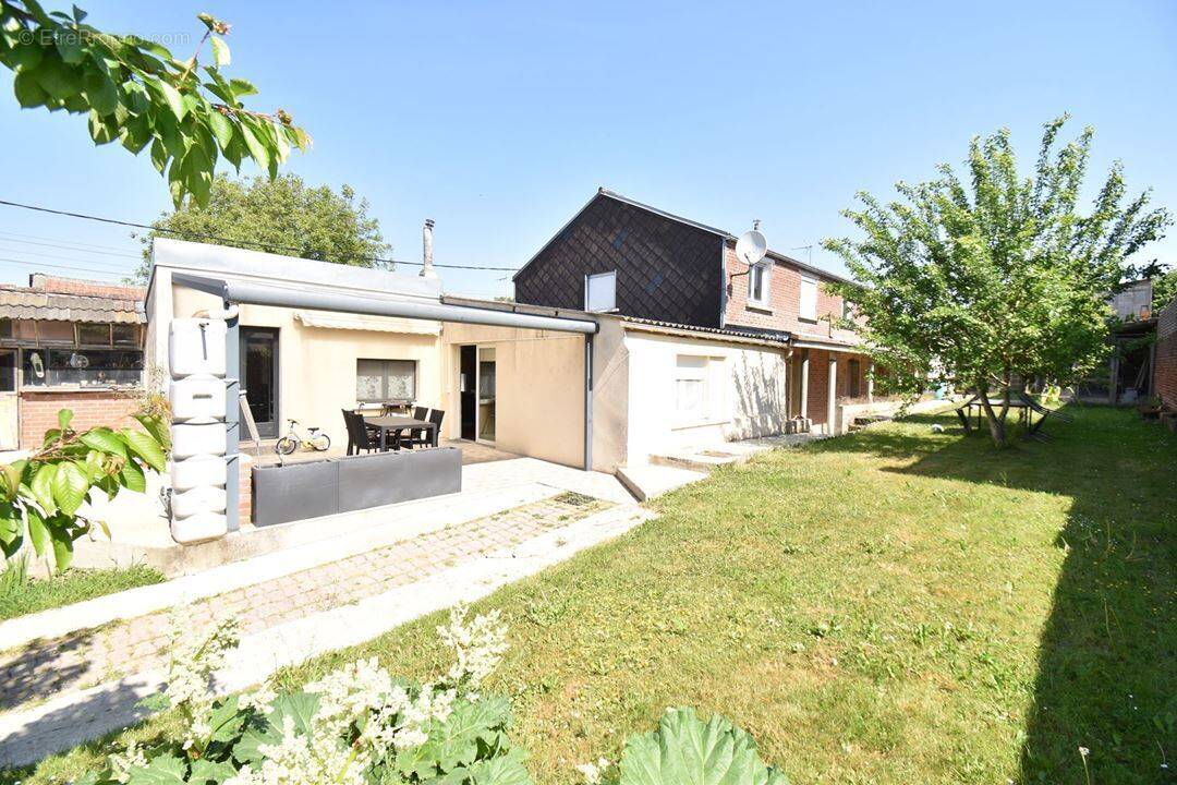 Maison à FONTAINE-AU-PIRE