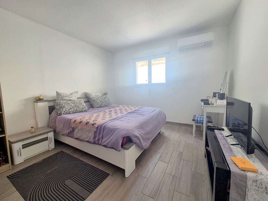 Garéoult Maison 6 pièces170 m² avec garage et piscine à deux pas du village - photo 9