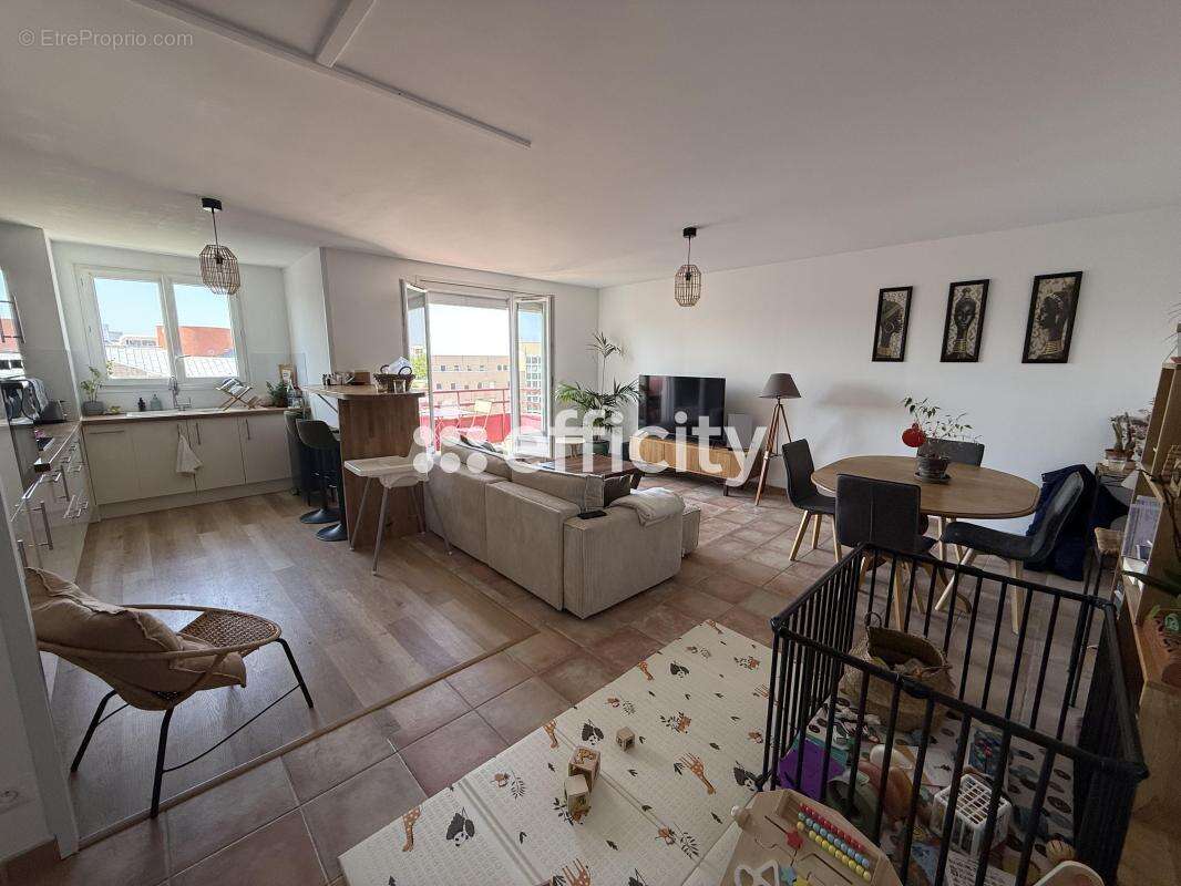 Appartement à MONTIGNY-LE-BRETONNEUX