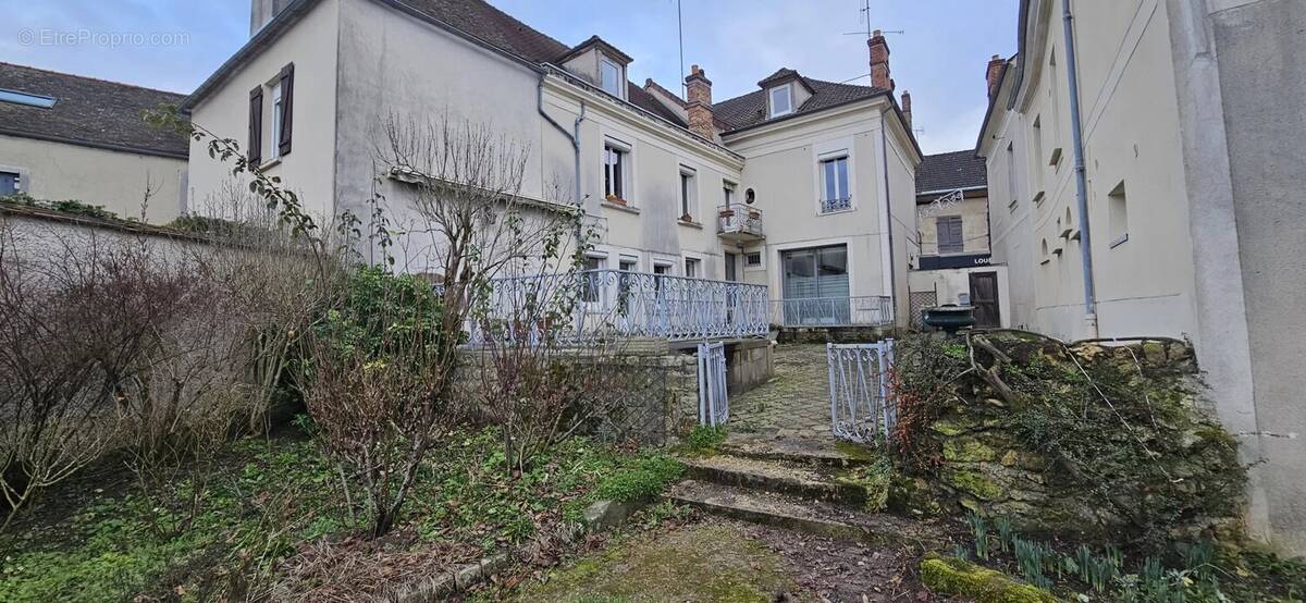 Appartement à LA FERTE-ALAIS