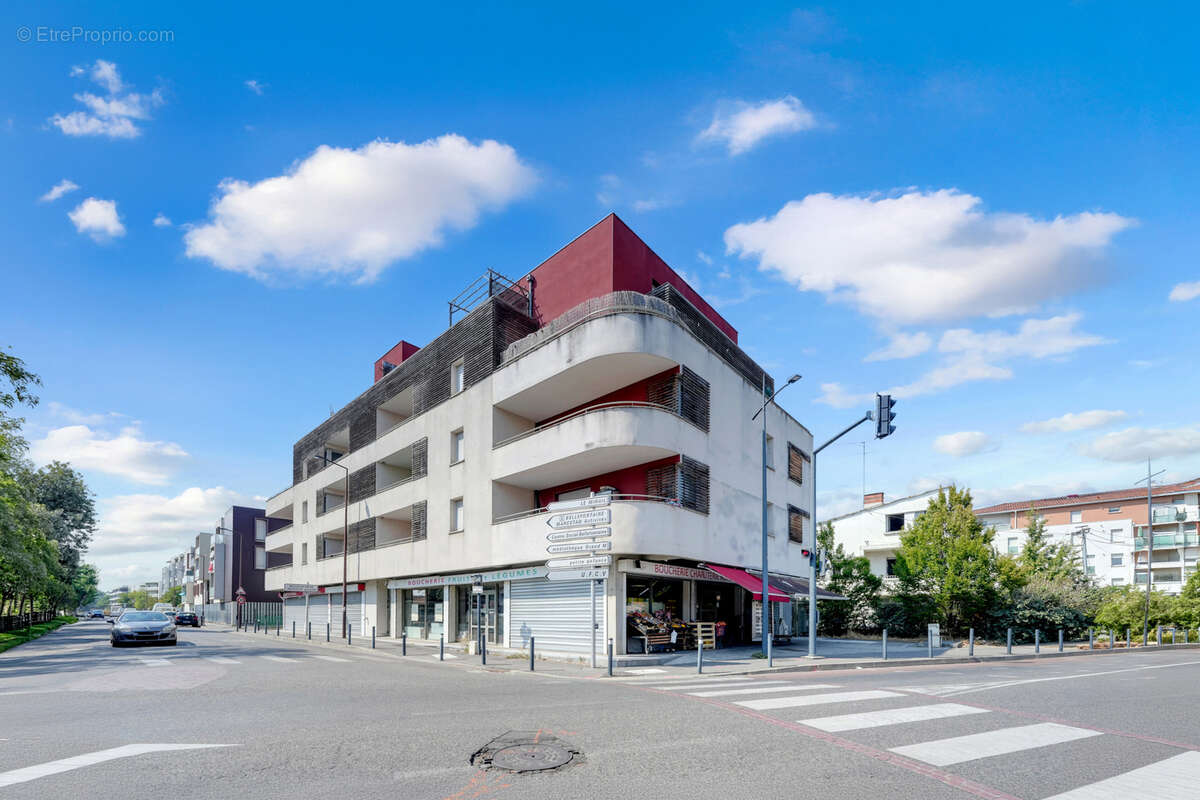 Grand t3 + parking sécurisé. - photo 12
