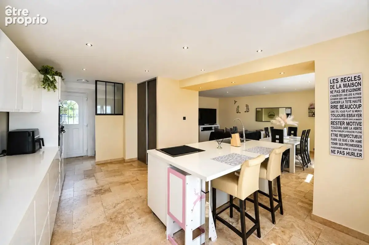 Maison 8 pièces 225 m² à vendre à Peaugres (07340) - photo 3